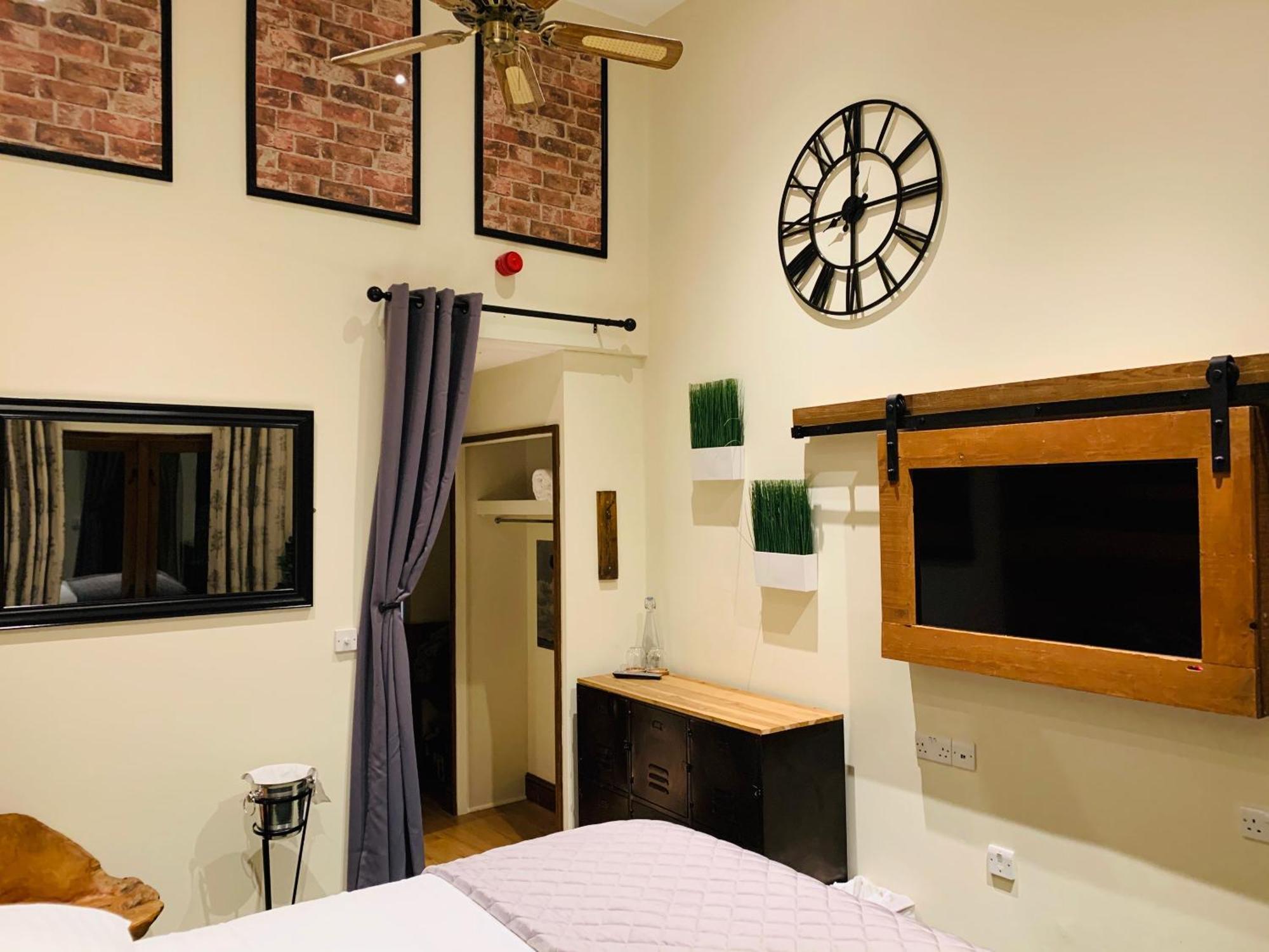 The Bull Inn Pub Stanford Dingley Екстер'єр фото